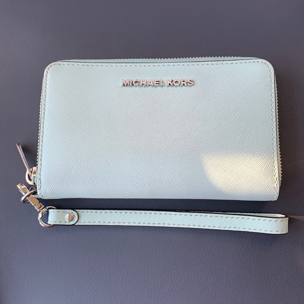 Michael Kors Jet Set Travel Smartphone Wristlet